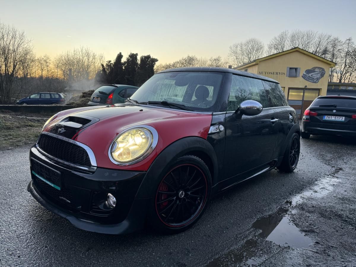 Mini Cooper S, 1.6 JCW 155 kw SERVISKA