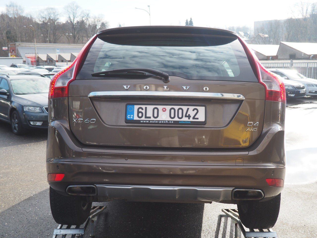 Volvo XC60, 2.4D D4 AWD - fotka 3