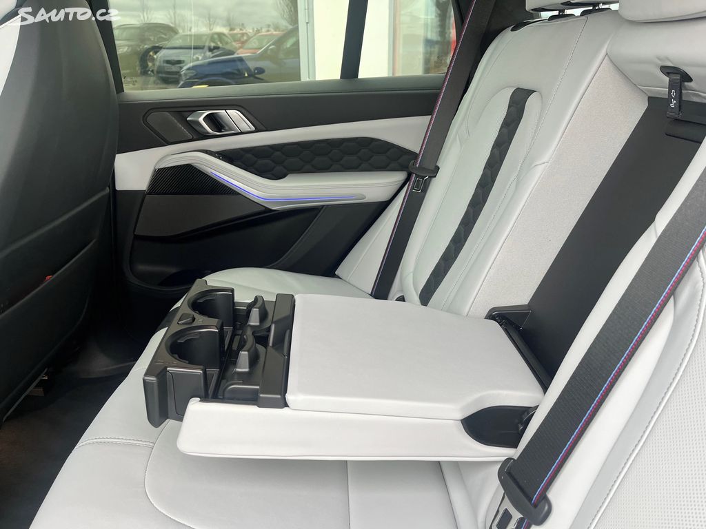 BMW X5, fotka 15