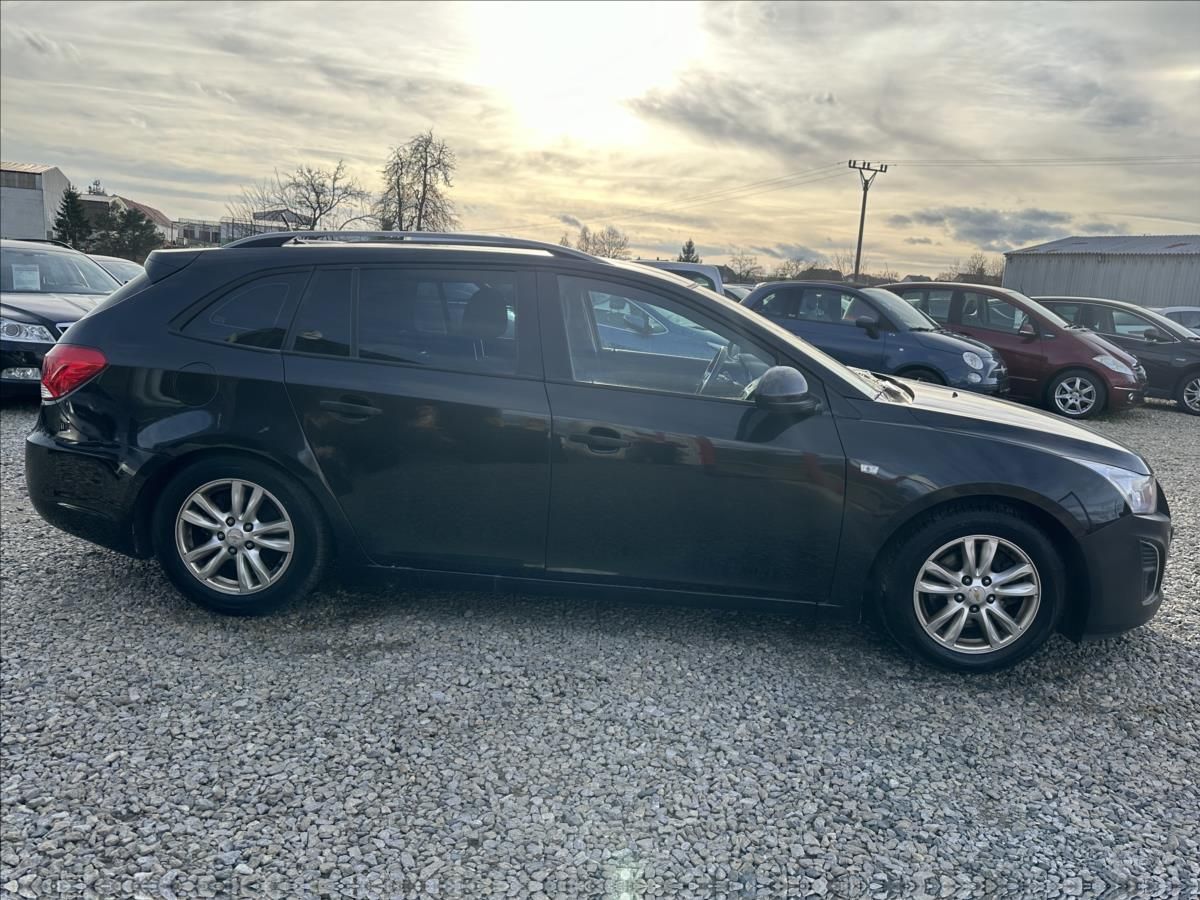 Chevrolet Cruze, 1,7 6KVALT DIGIKLIMA +SADA ALU - fotka 4