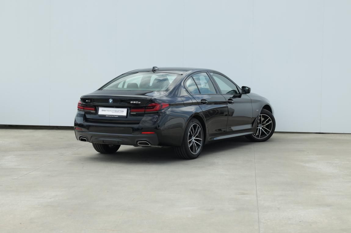 BMW Řada 5, 530e xDrive Sedan - fotka 5