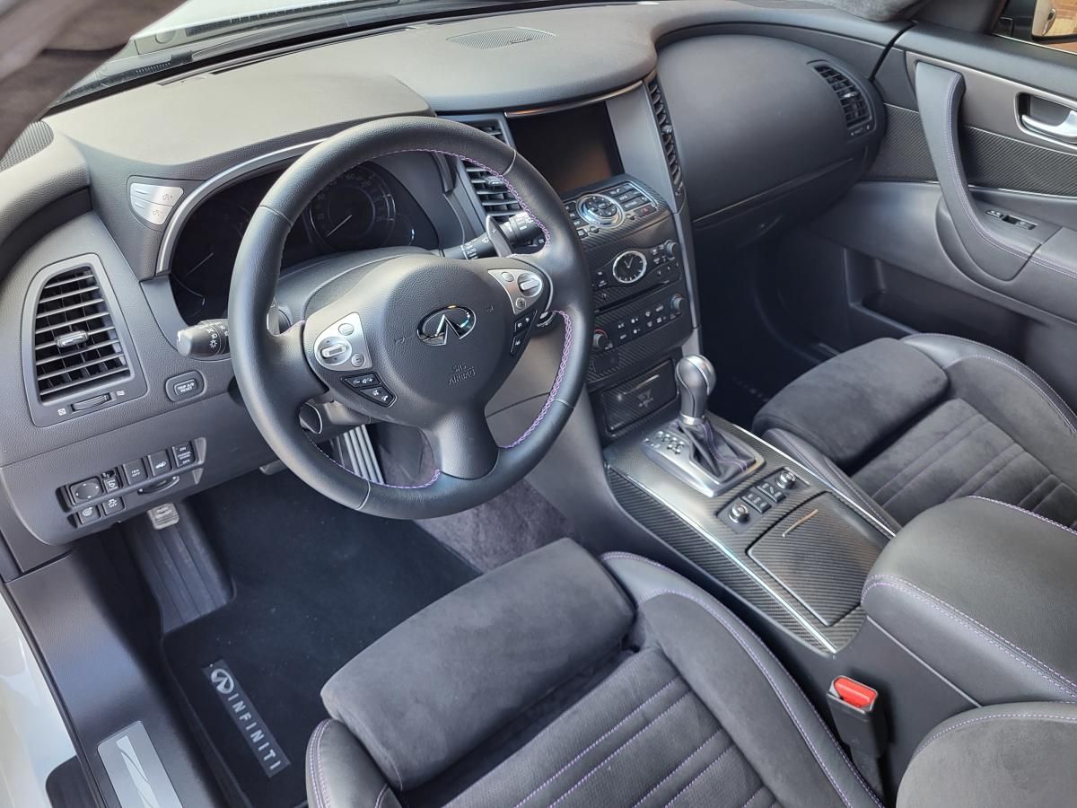 Infiniti FX50, VETTEL Edition 1 of 150 !!!!!! - fotka 6