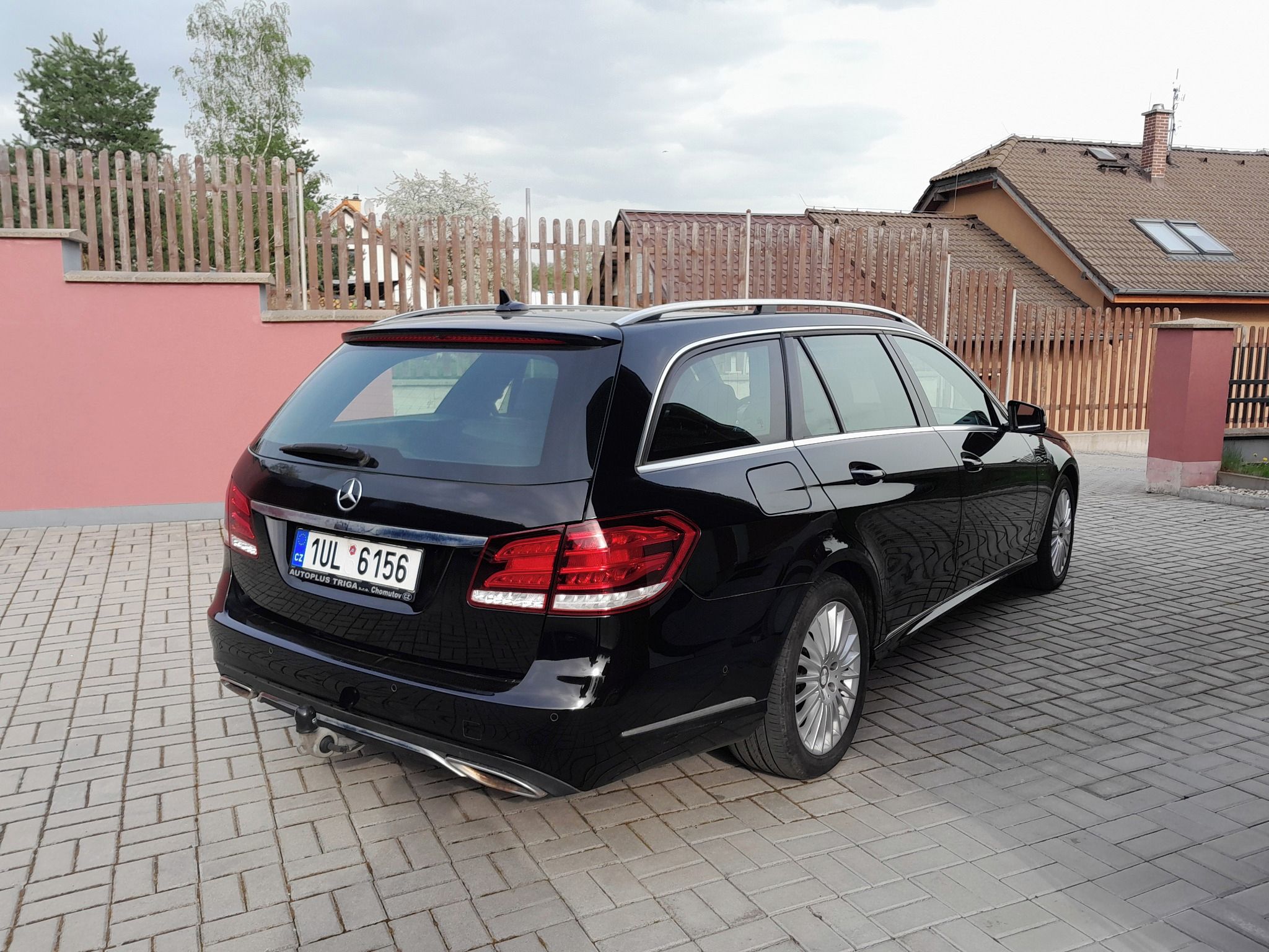 Mercedes-Benz Třídy E, 250 CDI BlueTEC 4-matic - fotka 4