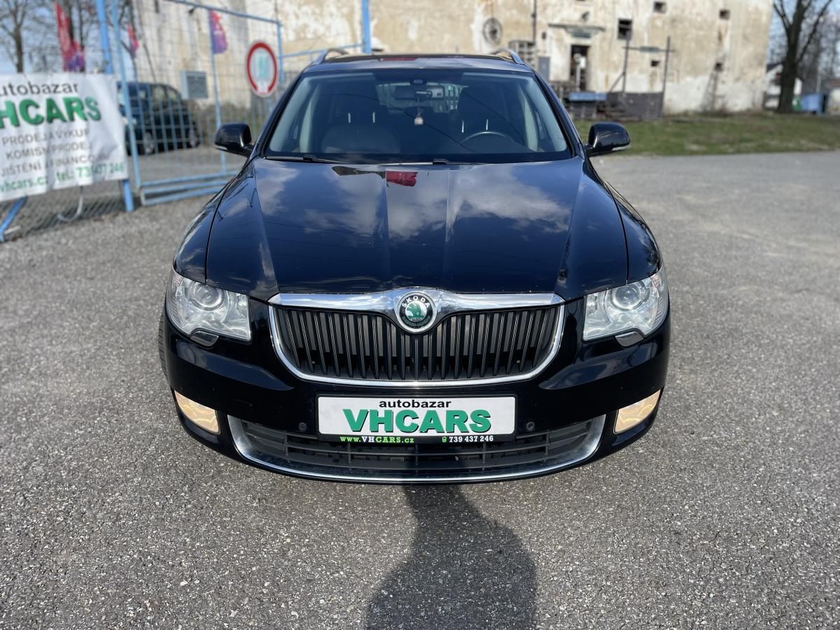 Škoda Superb, 3,6FSI Laurin & Klement - fotka 2