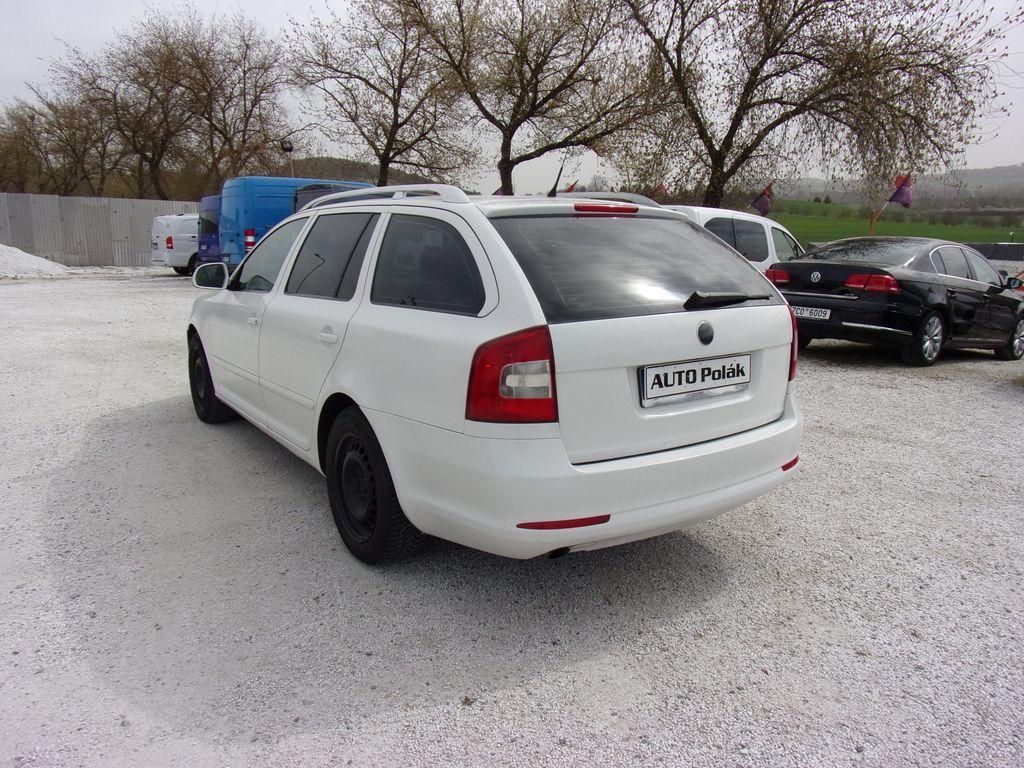 Škoda Octavia, 1.6 TDI CR DPF Active Combi - fotka 5