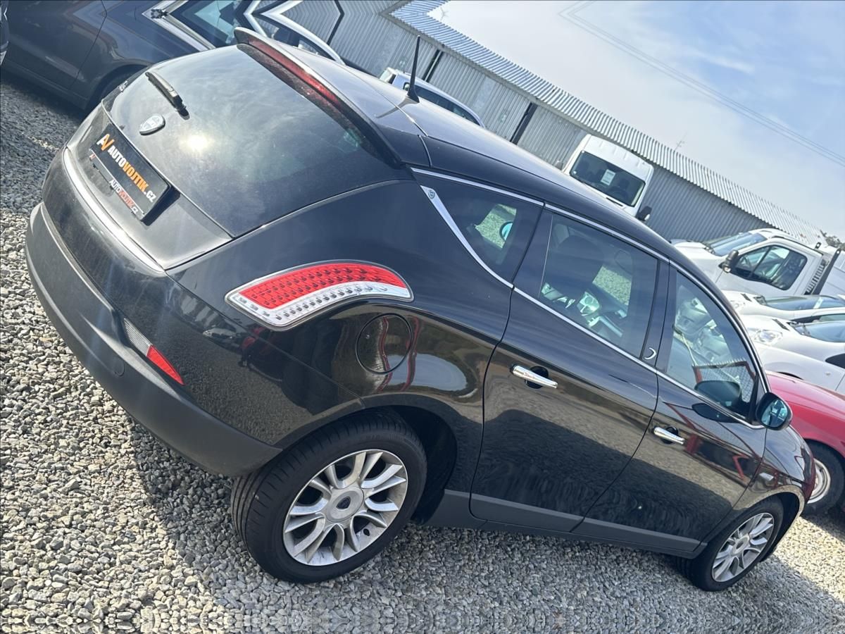 Lancia Delta, 1,4 i 88kW DIGIKLIMA 6KVALT - fotka 5
