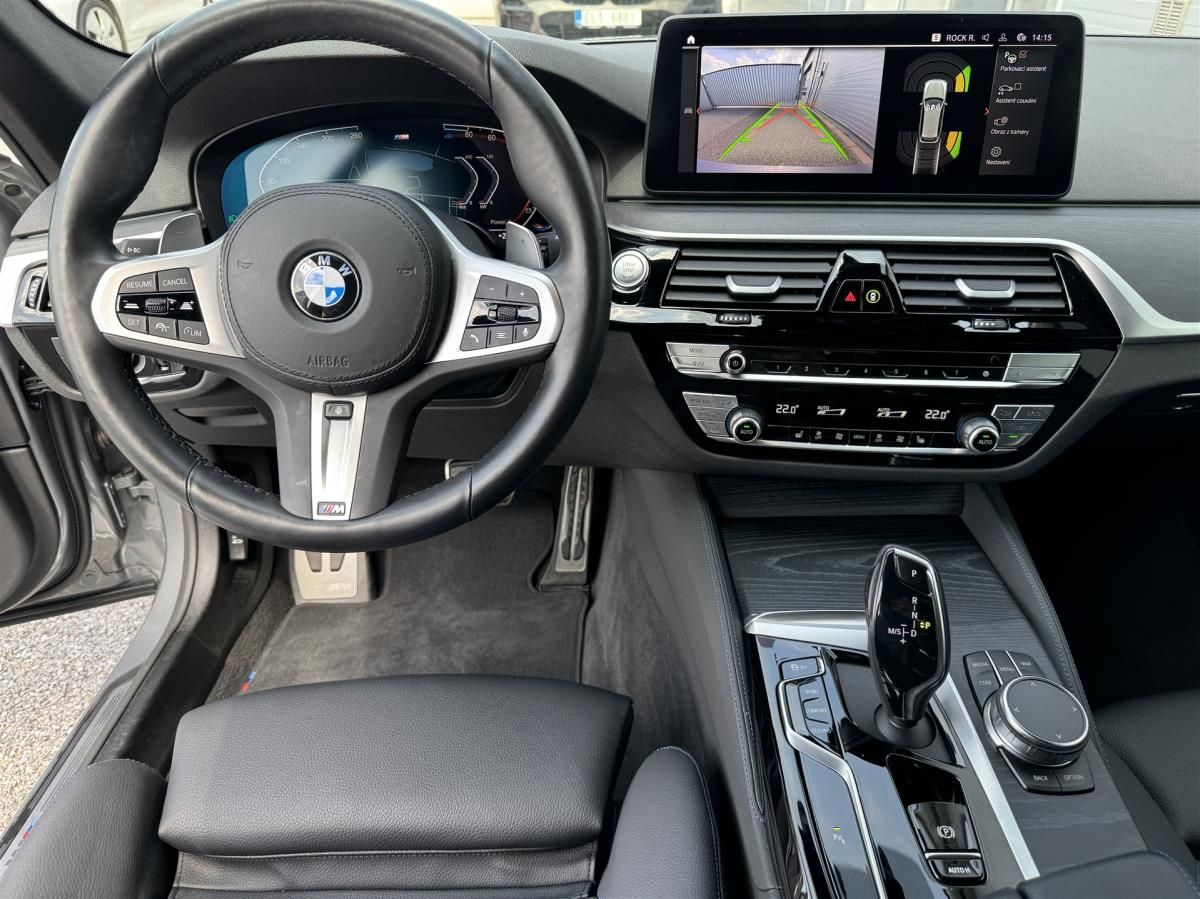 BMW Řada 5, 520d xDrive Touring - fotka 6