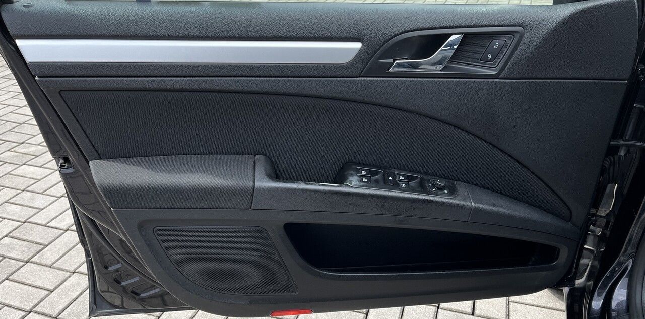 Škoda Superb, Ambition 2.0 TDI 125 kW - fotka 4