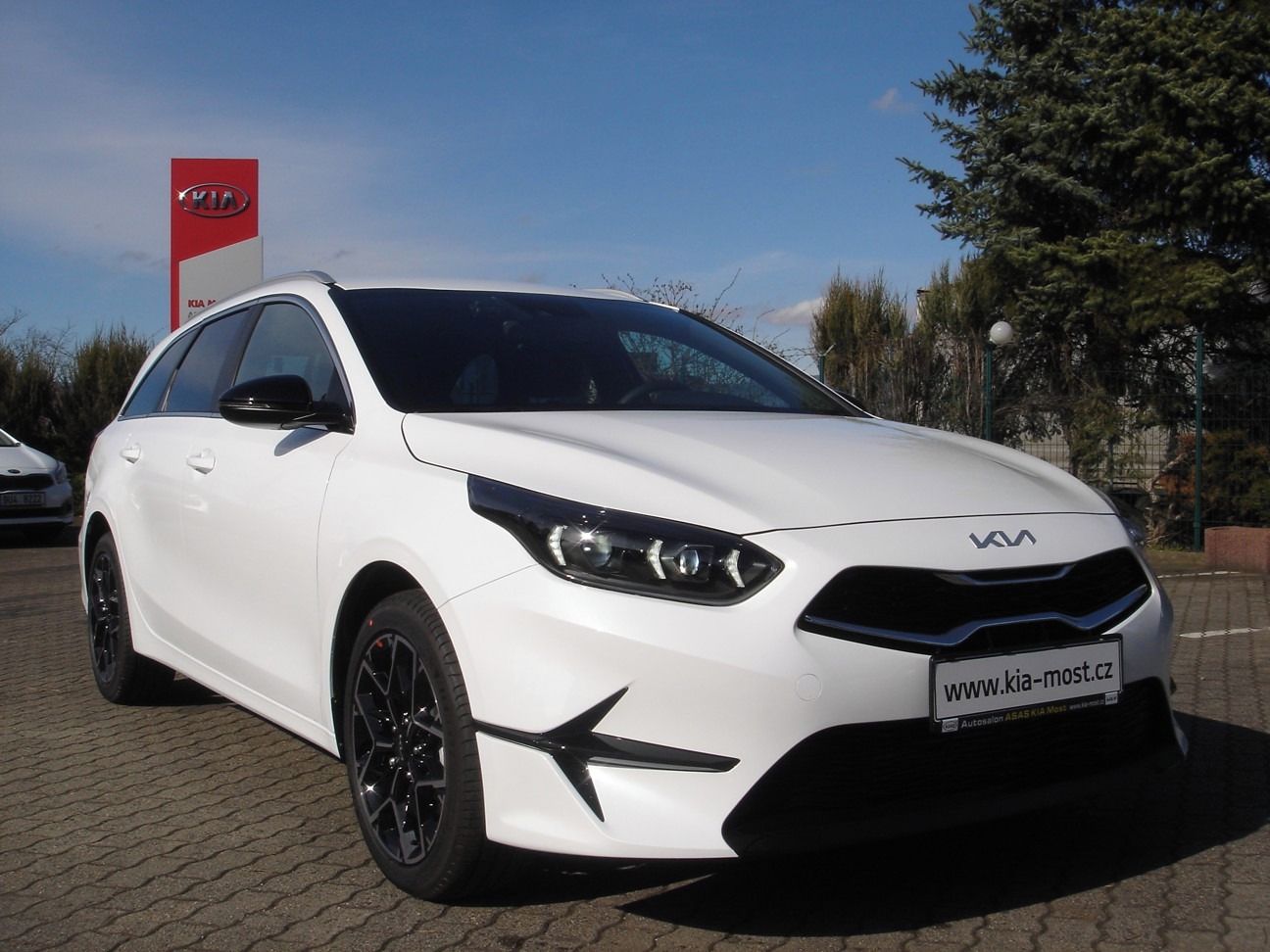 Kia Cee´d SW, 1.5 T-GDi EDICE 30 SLEVA - fotka 2