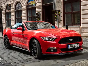Ford Mustang, Ford Mustang 5.0 V8 Ti-VCT V8