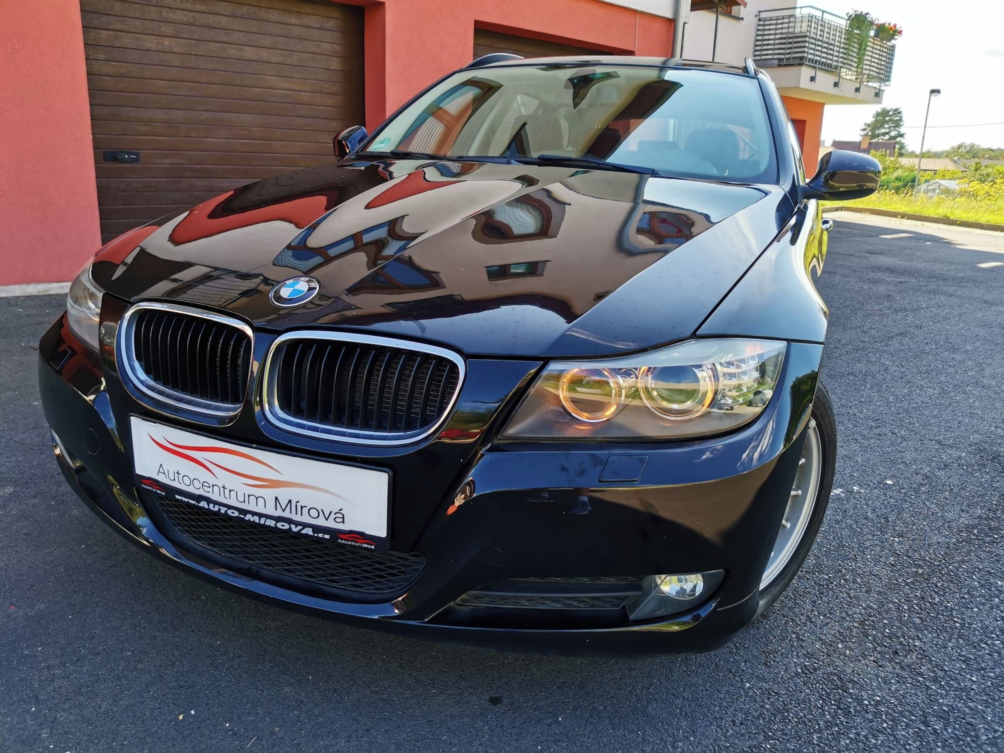 BMW Řada 3, 318d,navi,xenon - fotka 2