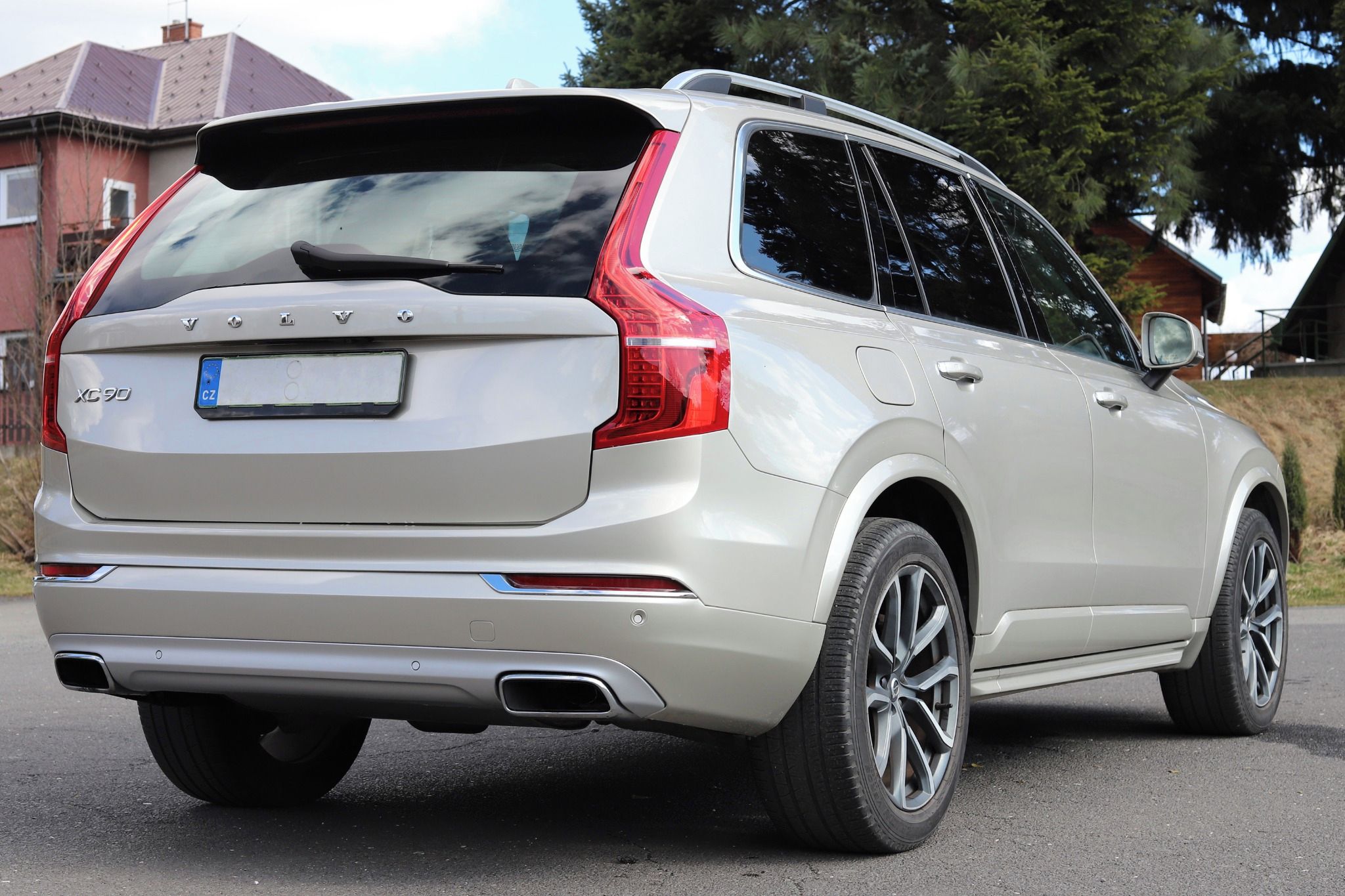 Volvo XC90, T6 AWD Momentum - fotka 6