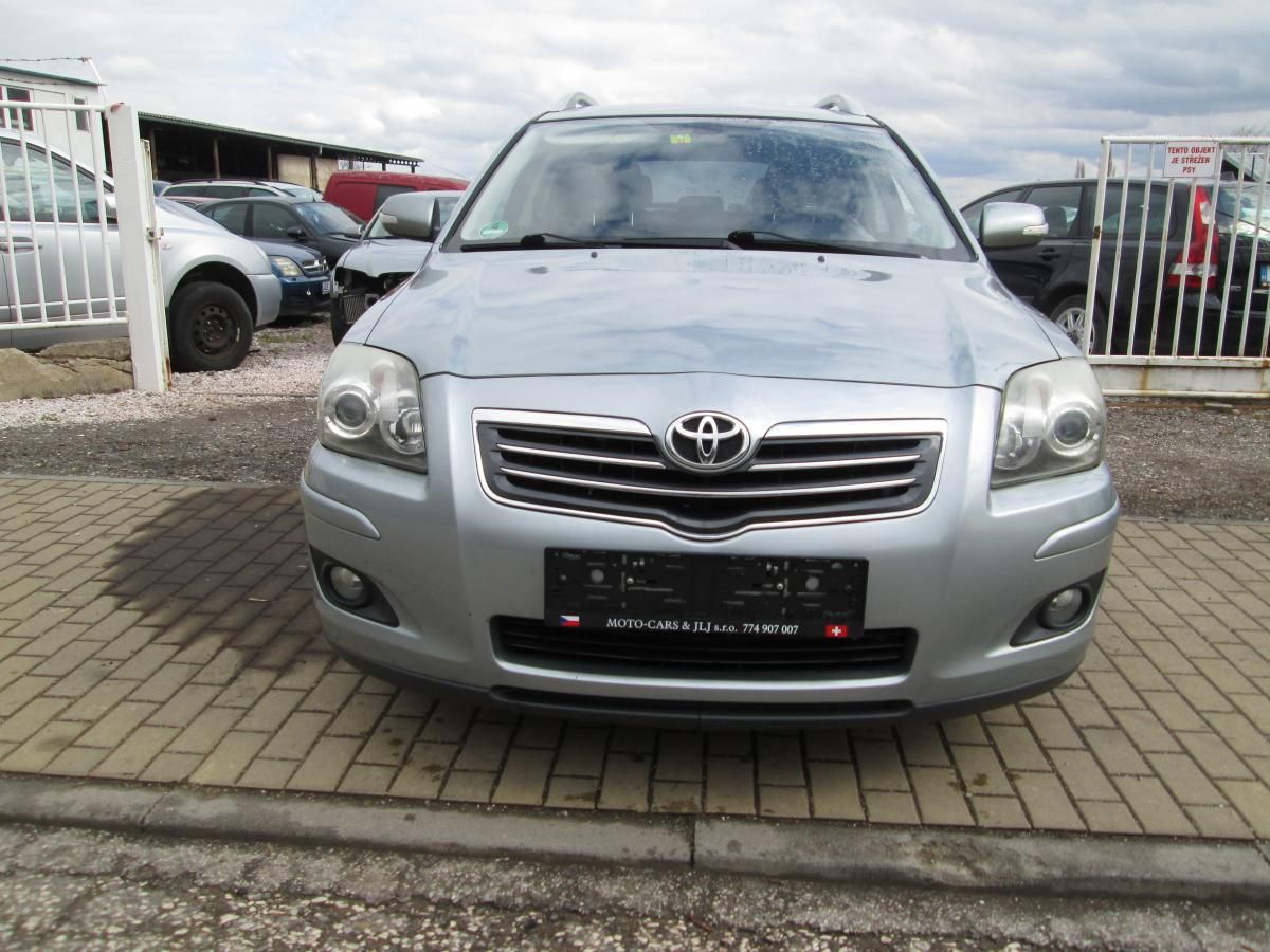 Toyota Avensis, 2,2  130 KW