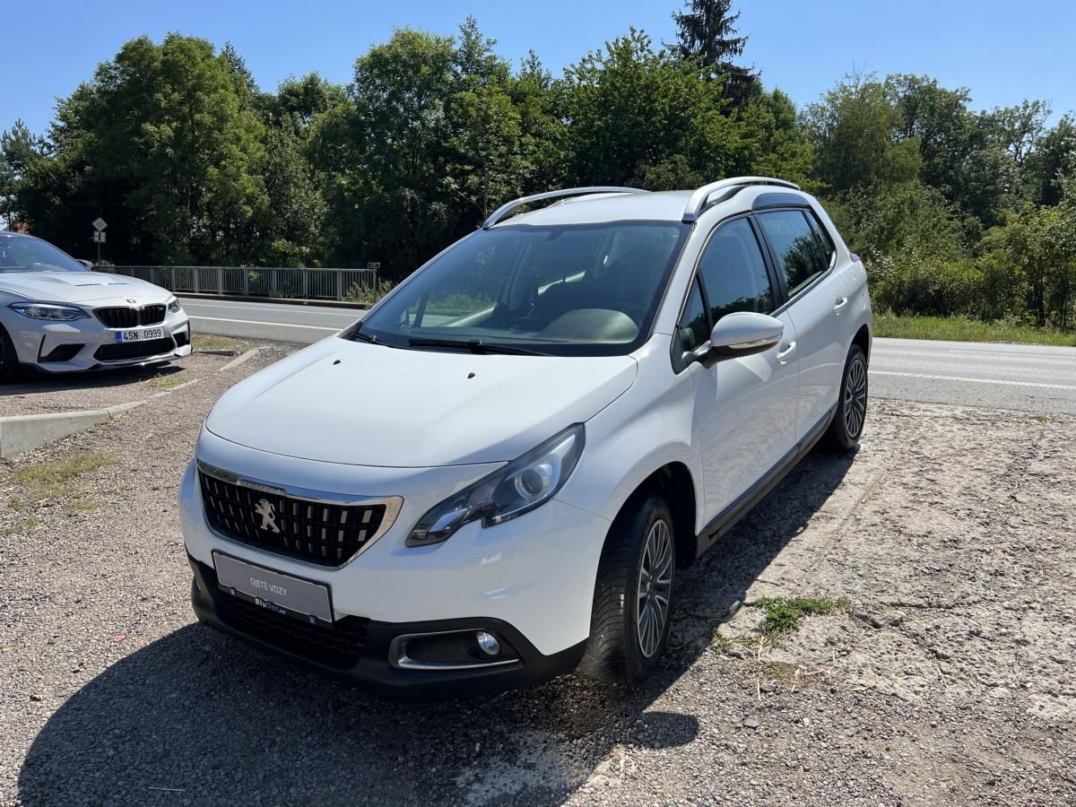 Peugeot 2008, 1.2i 60kw nové ČR 1.Maj Klima - fotka 2