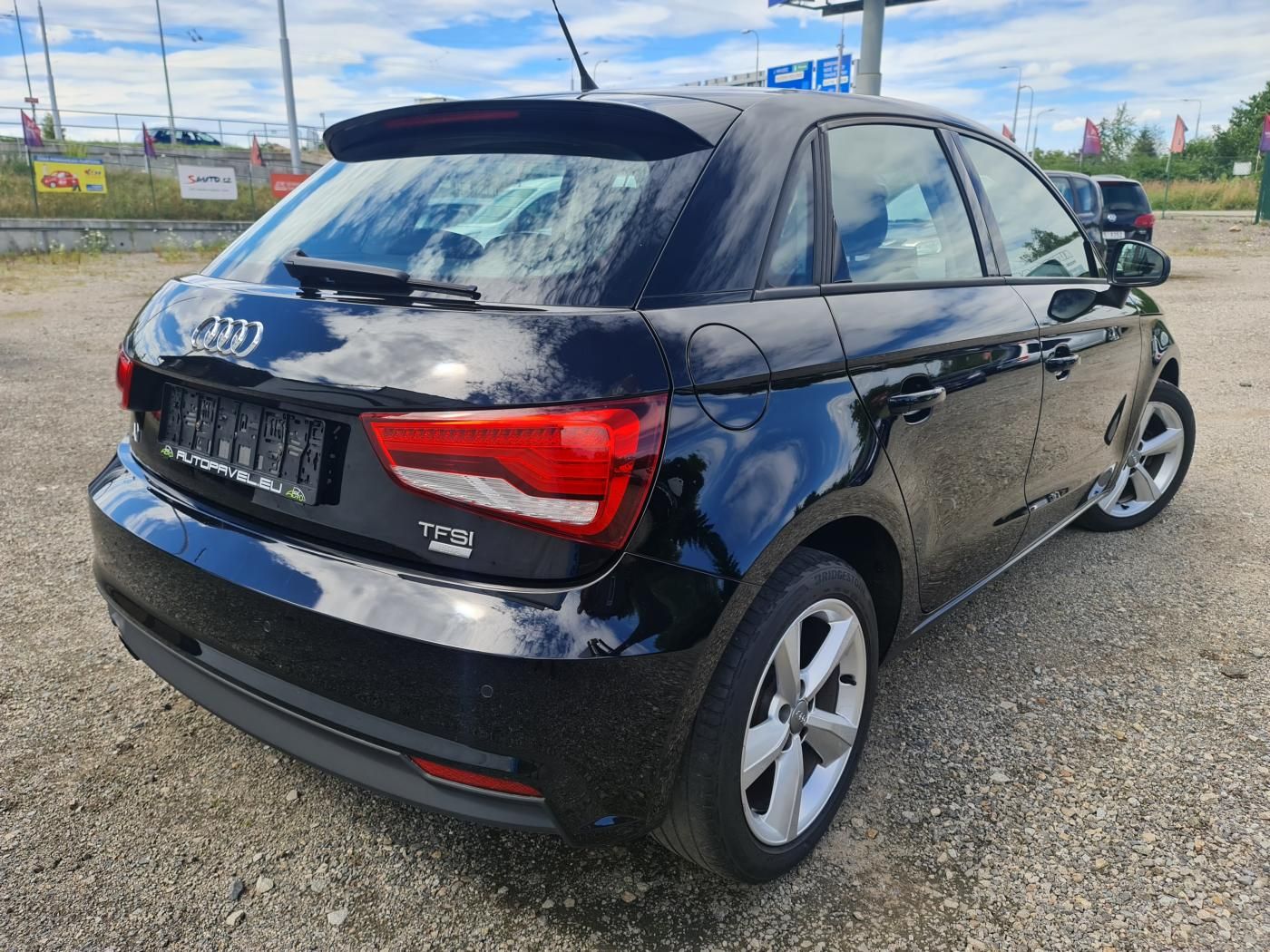 Audi A1, 1,0 TFSi  LED světla, NAVI, - fotka 6