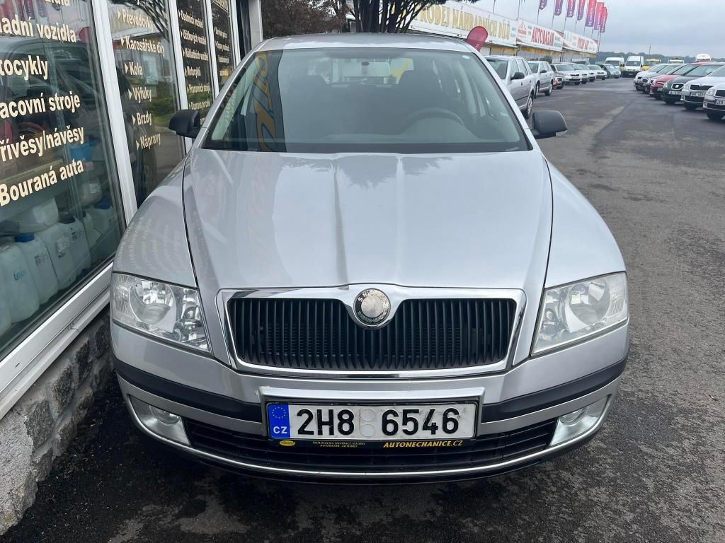 Škoda Octavia, 1.6MPi - fotka 2