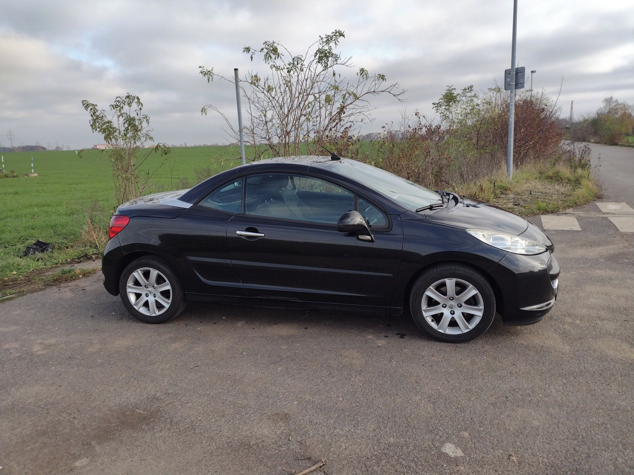 Peugeot 207, CC 1.6HDi 80kW KLIMA,SERVIS.KN - fotka 4