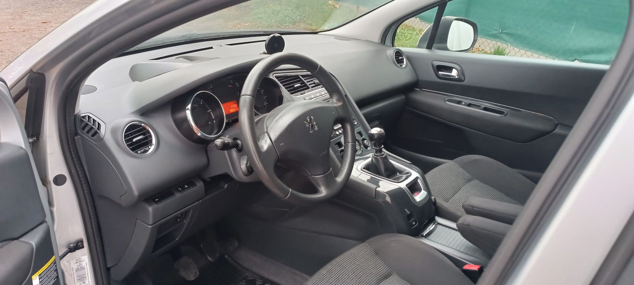 Peugeot 5008, 1.6 HDI - 7 místné - fotka 4
