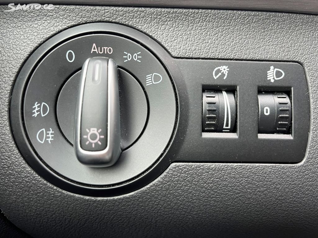 Volkswagen Touran, fotka 21