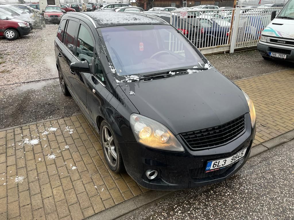 Opel Zafira, 2,0 177 KW - fotka 6