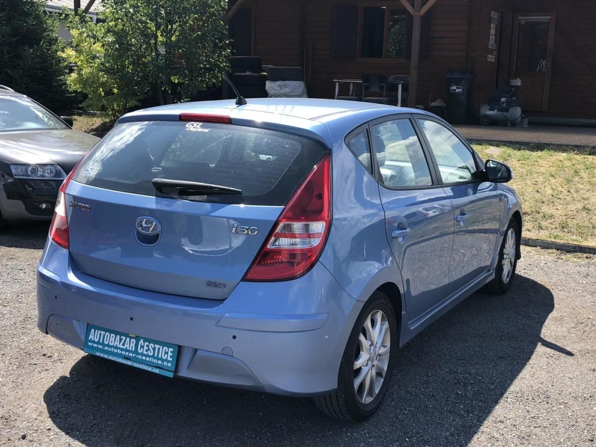 Hyundai i30, 1,6 HDI KUŽE NAVI - fotka 5
