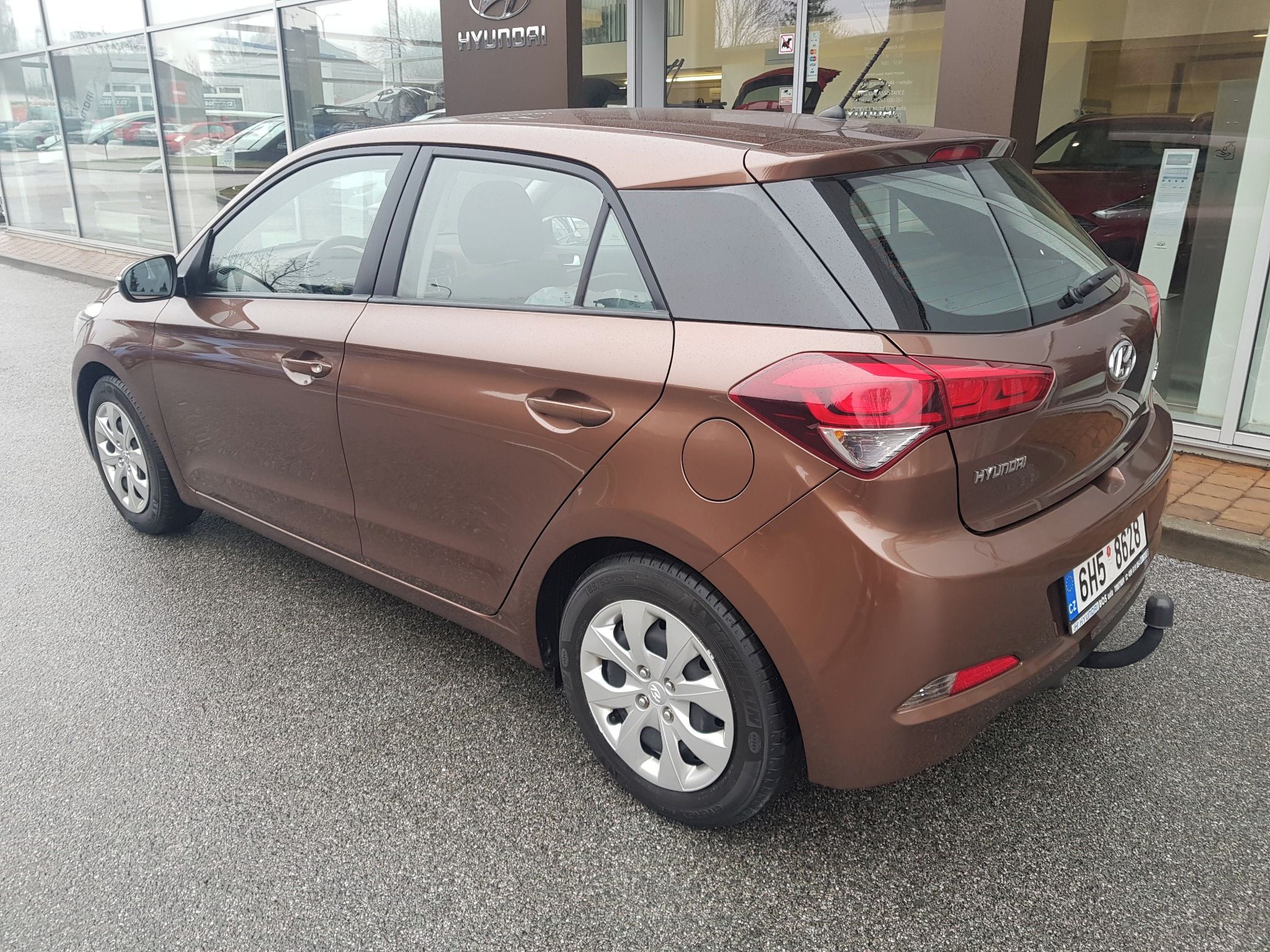 Hyundai i20, 1,2i FamilyCLUB,klima,1.maj. - fotka 3