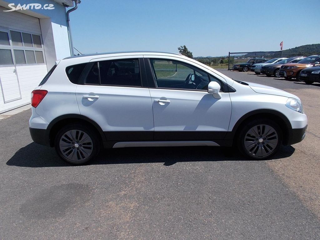 Suzuki SX4 S-Cross, 1,6 88kW, 4X4 - fotka 4