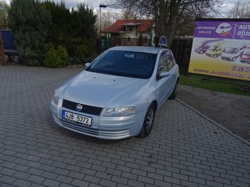 1.6 16V ZE ZADU POŠKOZENO