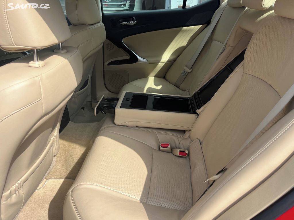 Lexus IS, fotka 11