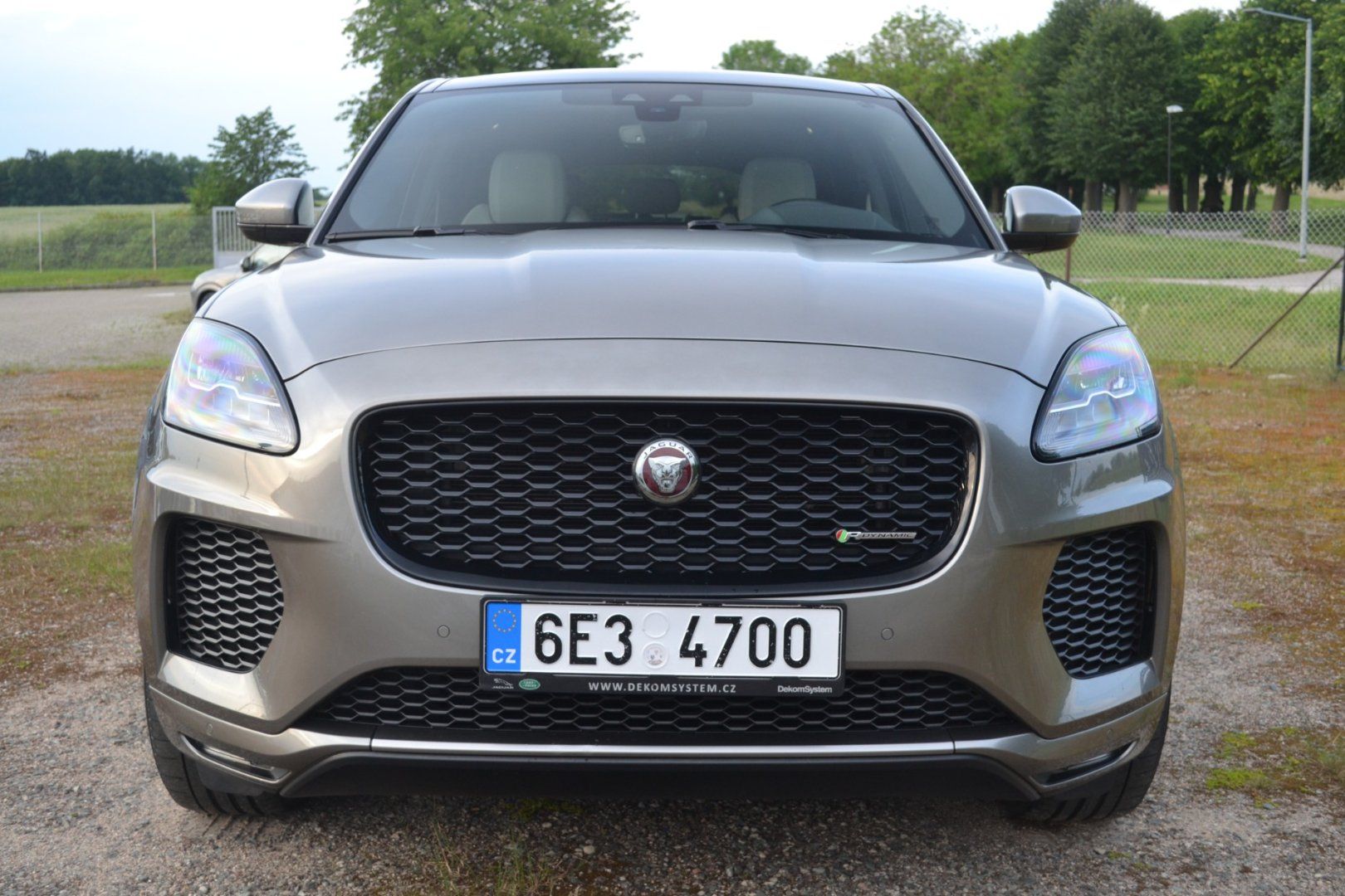 Jaguar E-Pace, P200 R-Dynamic AWD Meridian - fotka 2