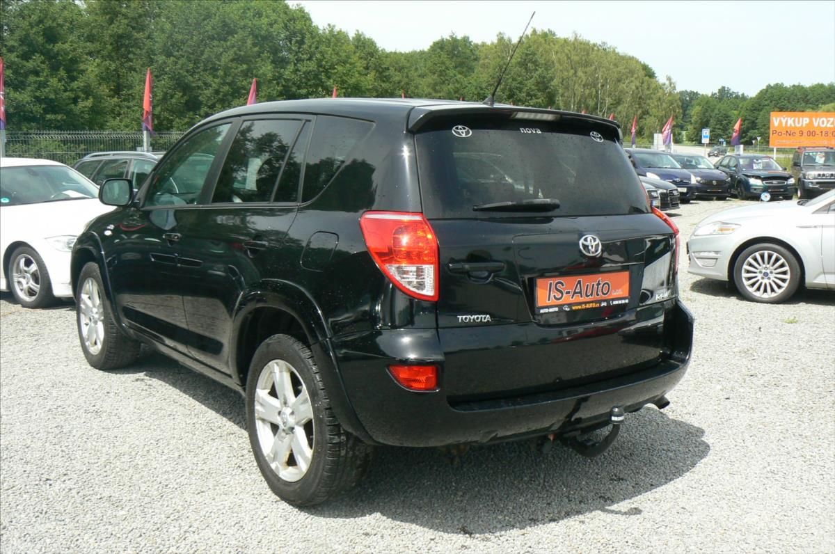 Toyota Rav4, 2,2 D-CAT 4x4 - fotka 6