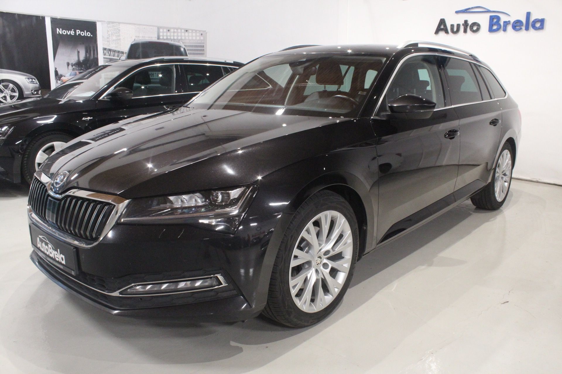 Škoda Superb, 2.0TDI DSG Facelift Matrix - fotka 6