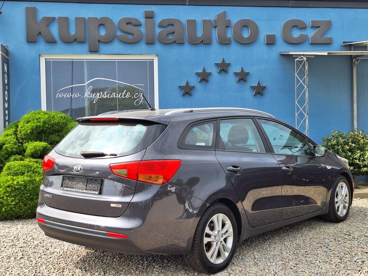 Kia Cee´d, 1,6CRDi 1. majitel, SERVISKA - fotka 6