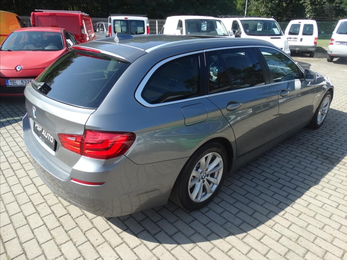 BMW Řada 5, 525d 6V 150KW AUT KŮŽE PANO XE - fotka 2