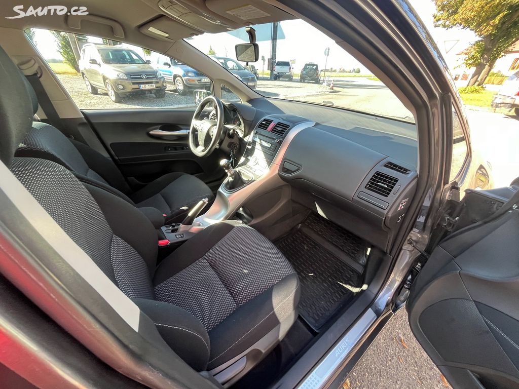 Toyota Auris, fotka 17