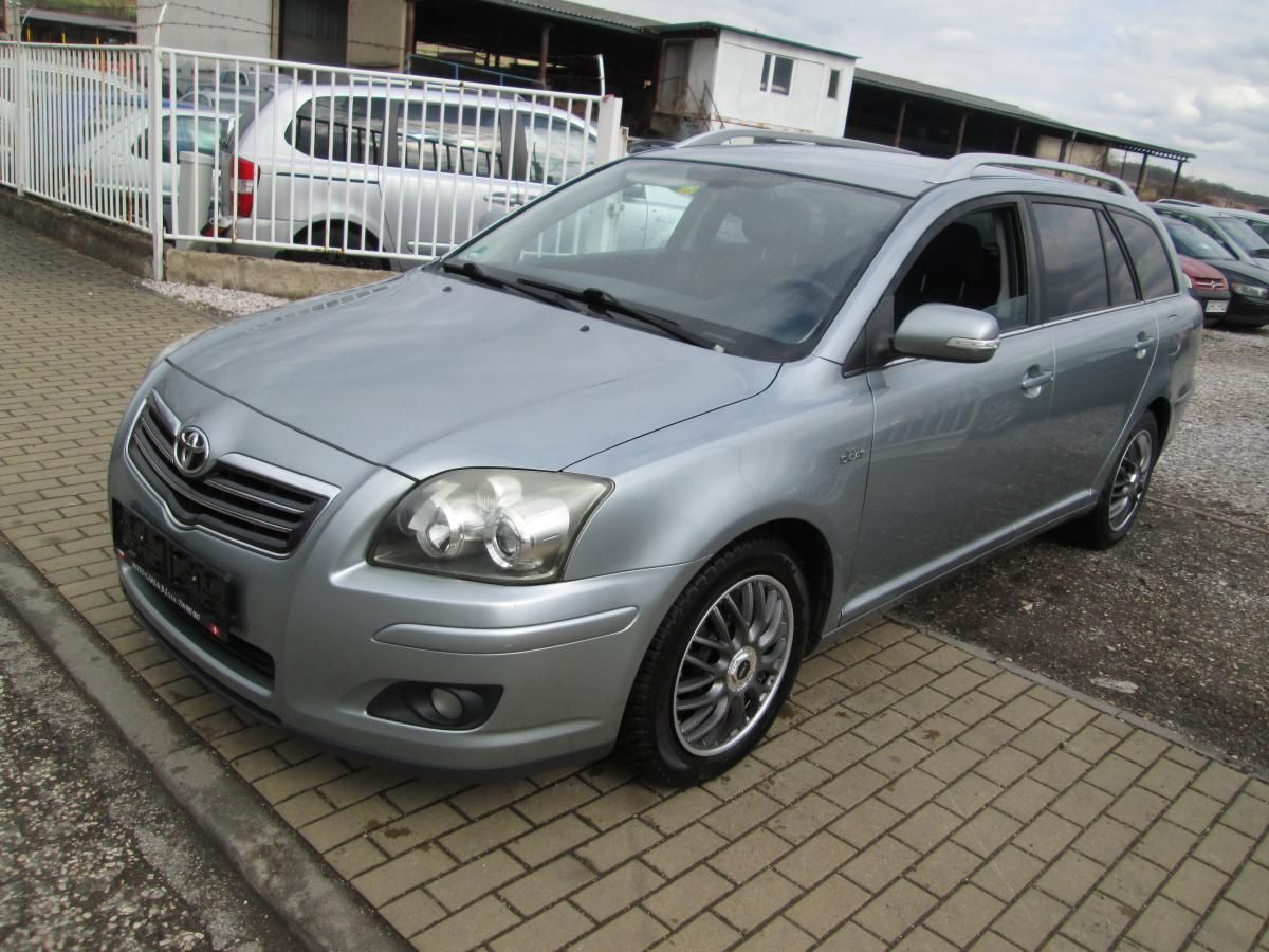 Toyota Avensis, 2,2  130 KW - fotka 6