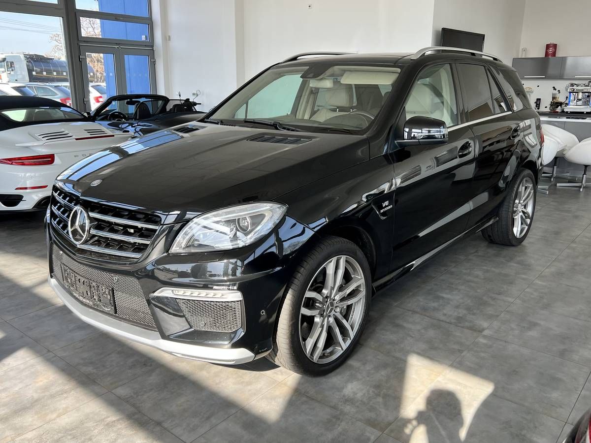 Mercedes-Benz Třídy M, ML 63 AMG V8 BITURBO 4-MATIC - fotka 3
