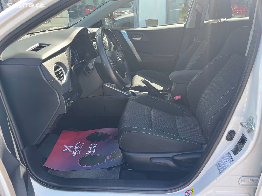 Toyota Auris, fotka 9