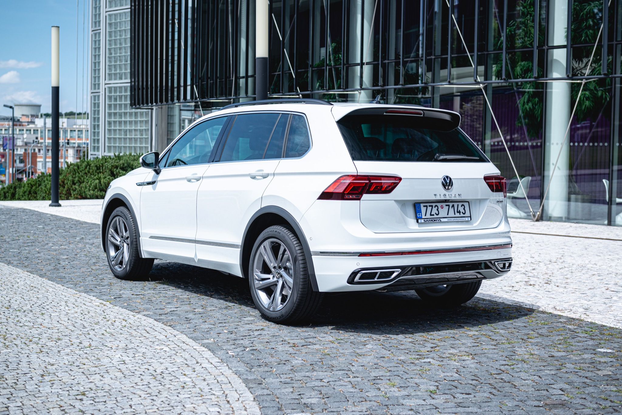Volkswagen Tiguan, R-Line 2,0 TDI 110 kW 4M 7DSG - fotka 5
