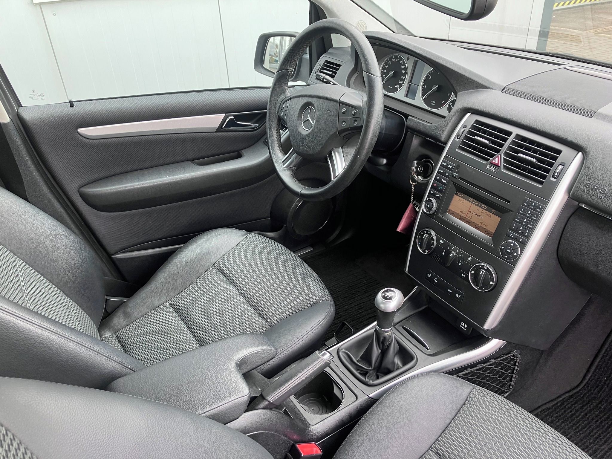 Mercedes-Benz Třídy B, B160 1,5i - fotka 6