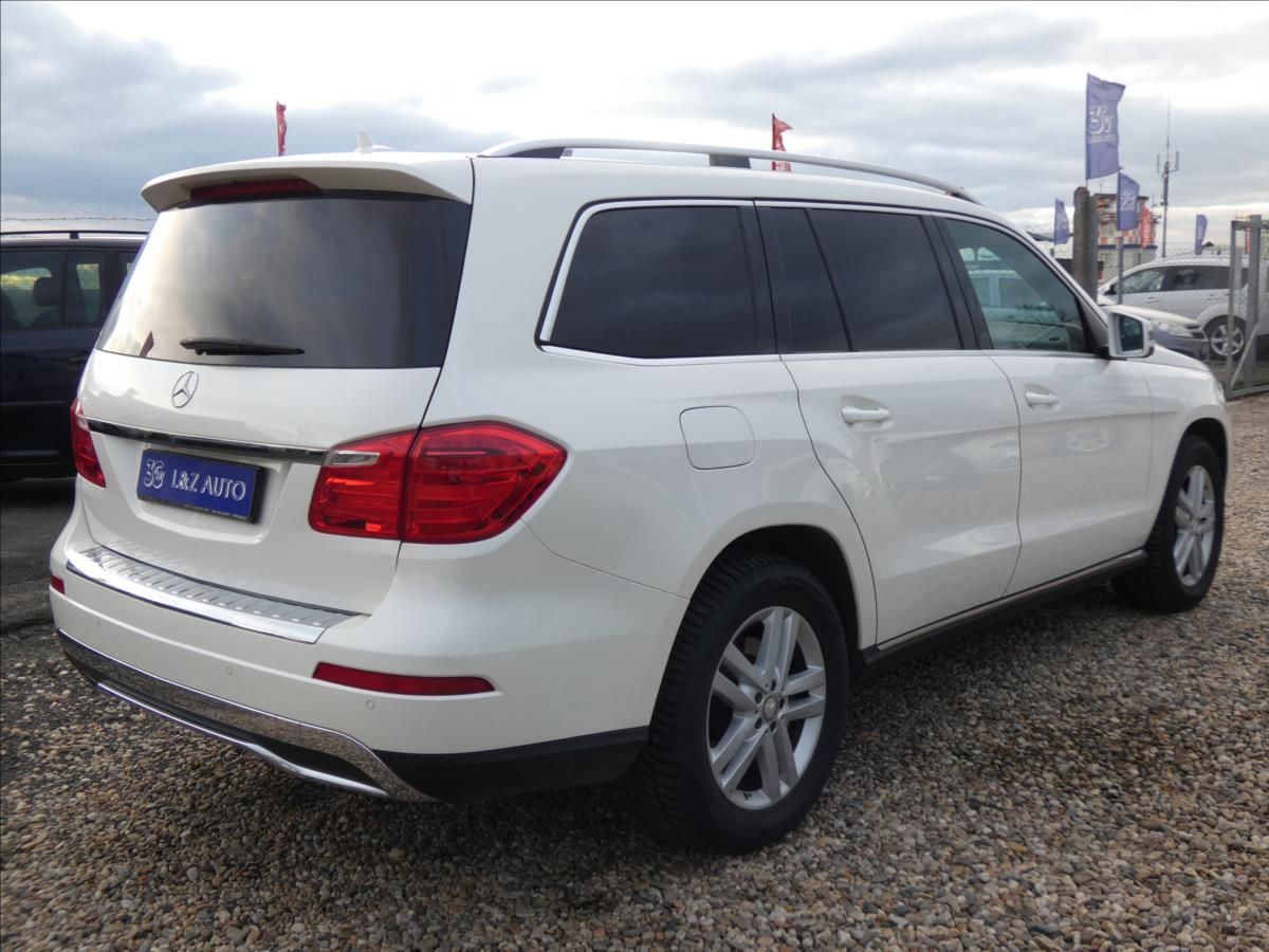 Mercedes-Benz GL, 3,0 GL 350 Bluetec 4Matic - fotka 4