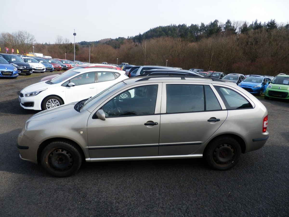 Škoda Fabia, 1,4 74KW KLIMA - fotka 4
