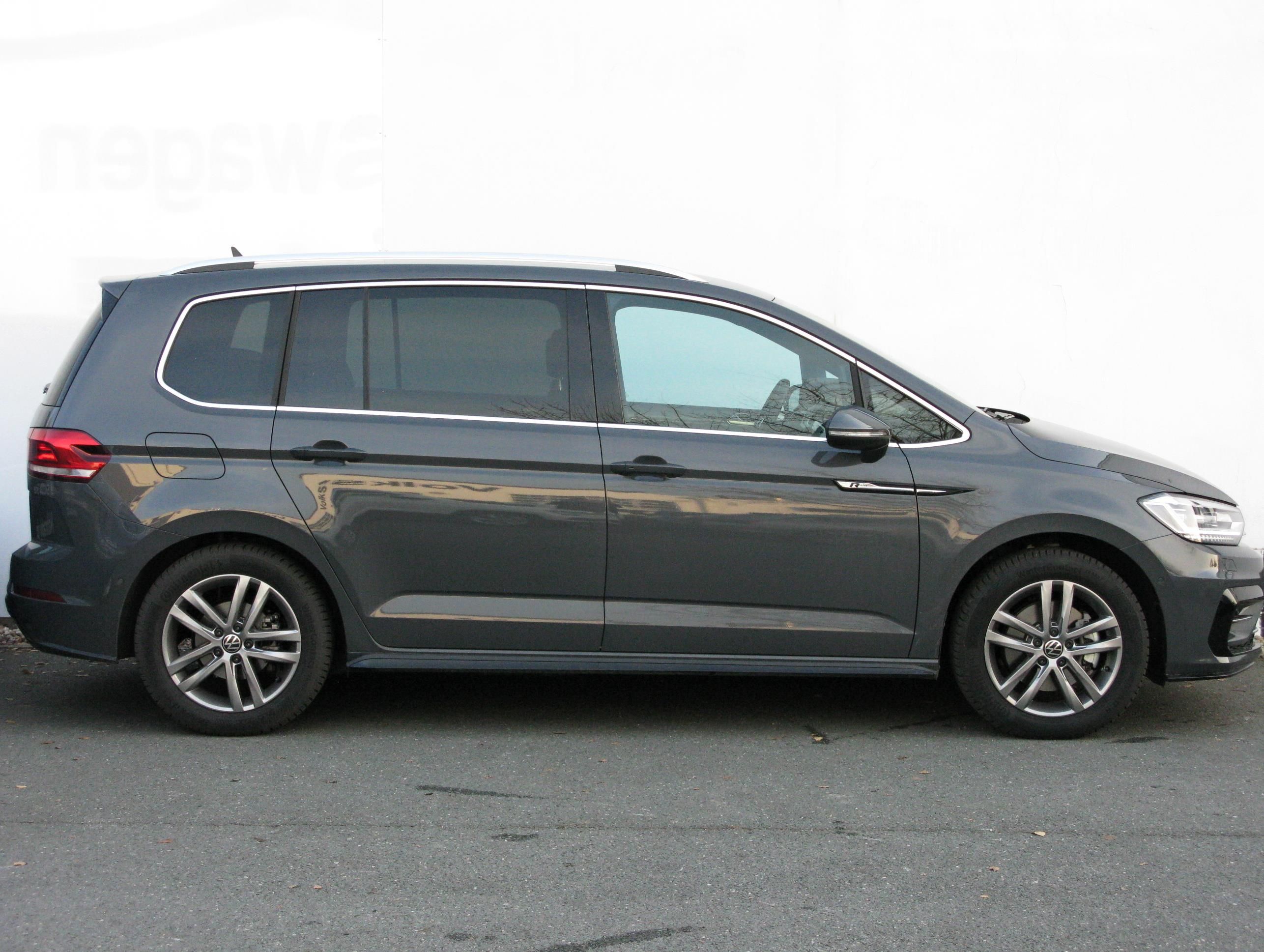 Volkswagen Touran, R-line 1.5 TSI 110 kW - fotka 3
