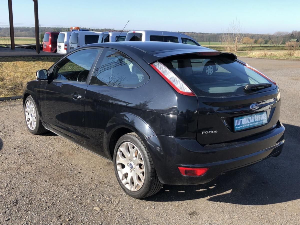 Ford Focus, 1,6i 16V SPORT - fotka 6