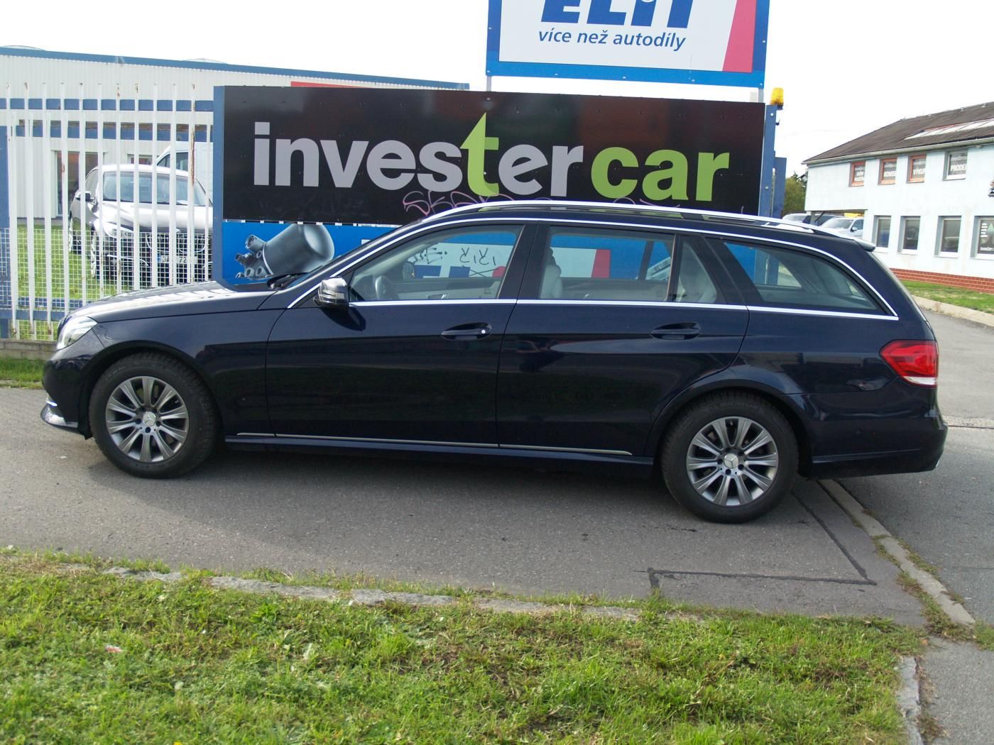 Mercedes-Benz Třídy E, E 250 CDI Avantgarde - fotka 2