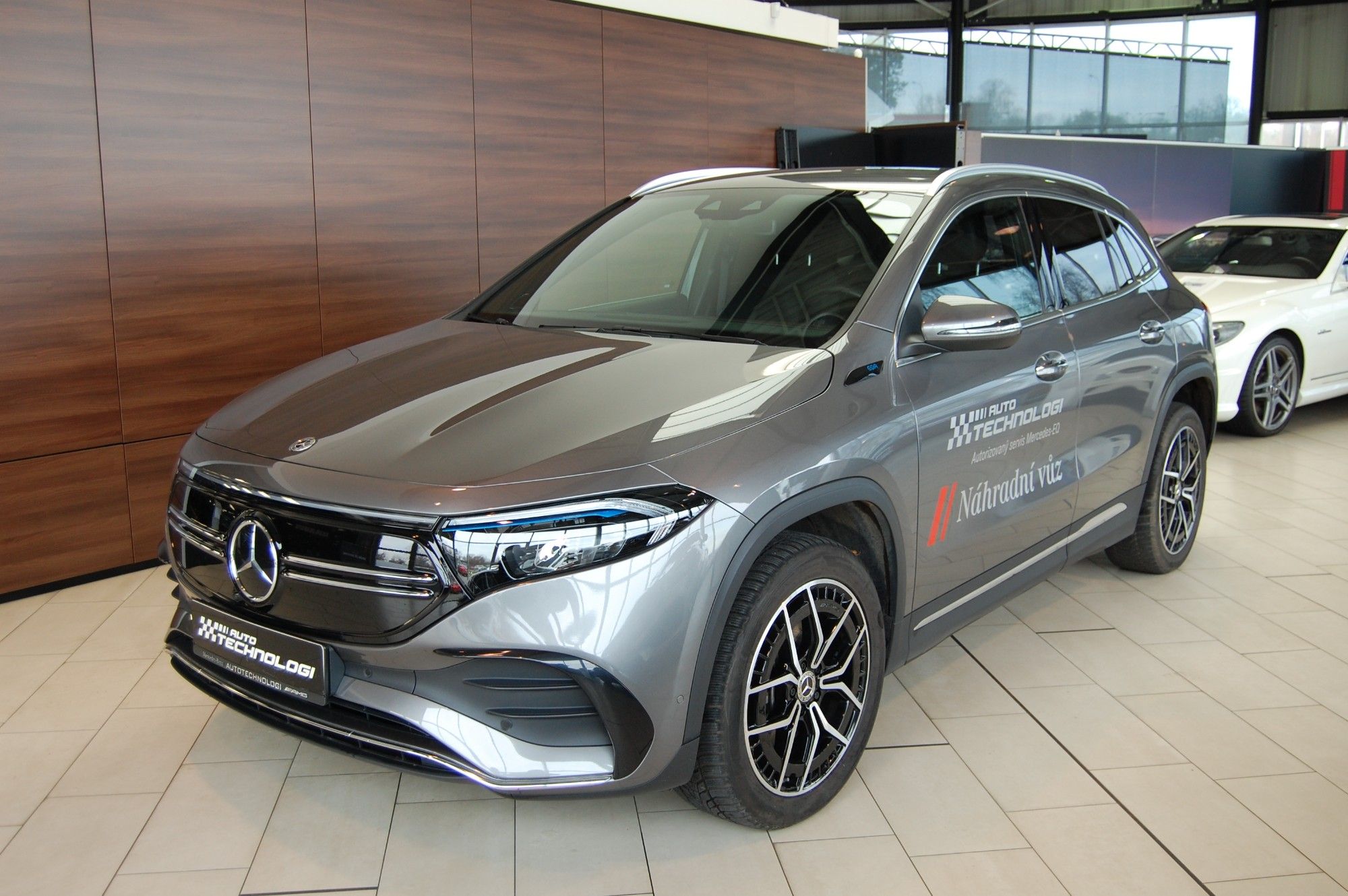 Mercedes-Benz EQA, 250 - fotka 2