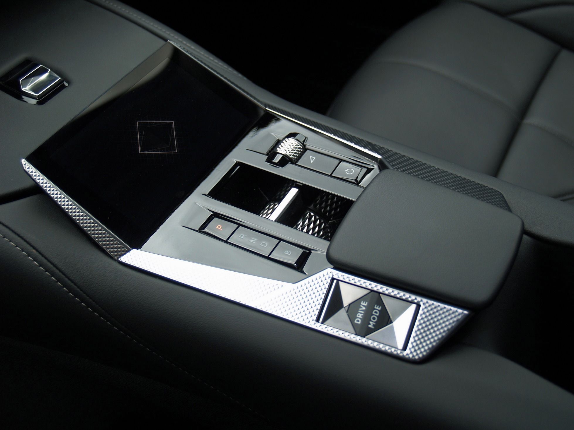DS 4, RIVOLI CROSS E-TENSE 225 - fotka 6
