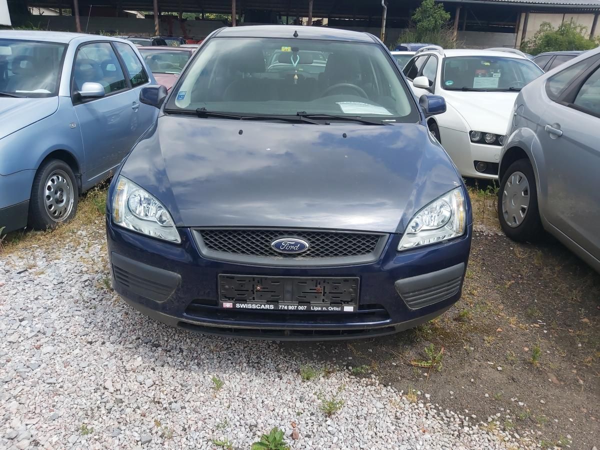 Ford Focus, 1,6i 16V - fotka 2