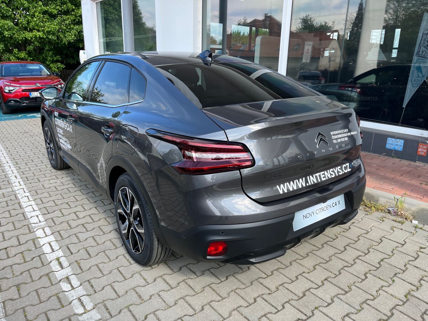 Citroën ë-C4 X, C4 X Elektromotor 100kW/136k S - fotka 4