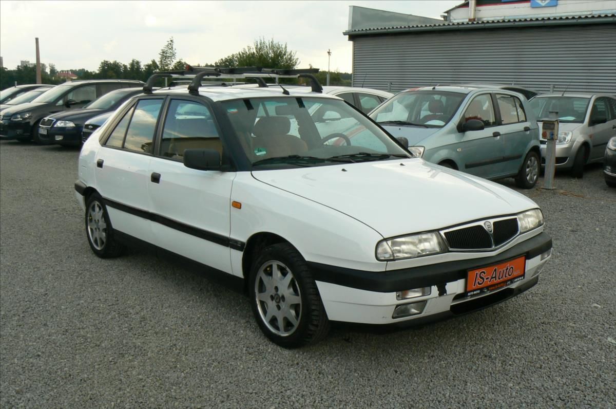 Lancia Delta, 2,0 16V SUPER STAV - fotka 2